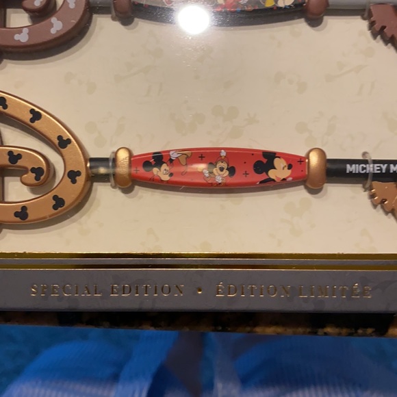 Disney’s Special Edition Key Trio - Picture 2 of 7